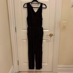 Universal Thread Black Sleeveless Jumpsuit